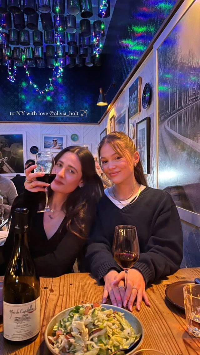 dinner and drinks w the girls ig march 2023