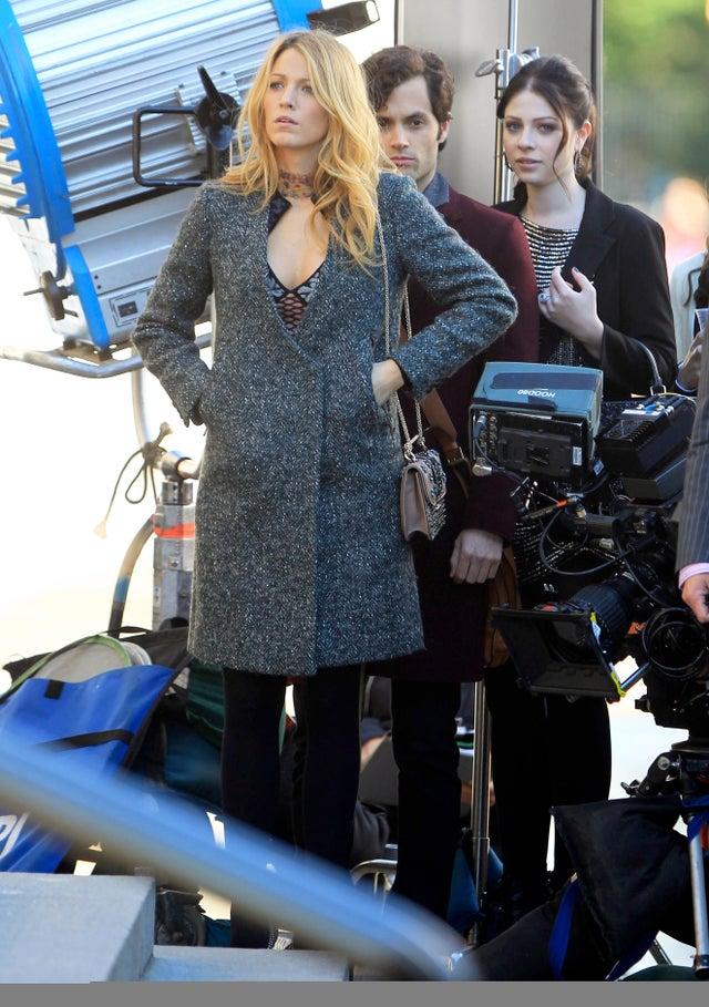 with blake lively on the set of gossip girl in new york 10 11 12