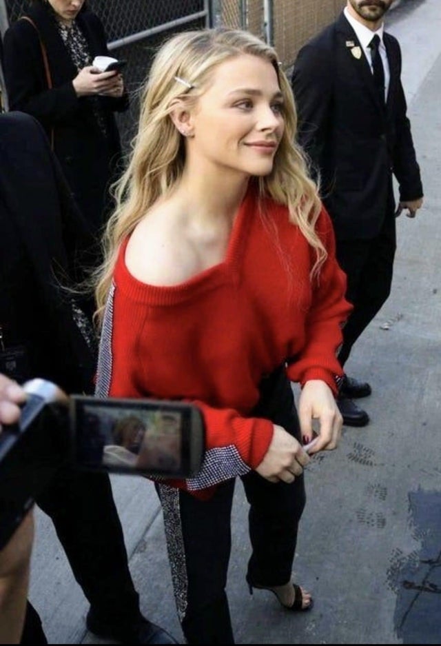 Uh oh Chloe back in red!